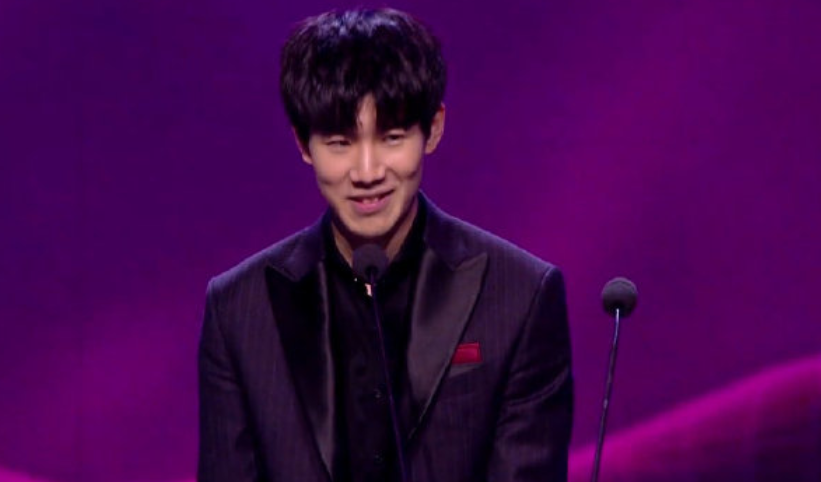 【战报】赢了比赛也无力回天，深圳DYG进入季后赛败者组，而成都AG成功闯入胜者组